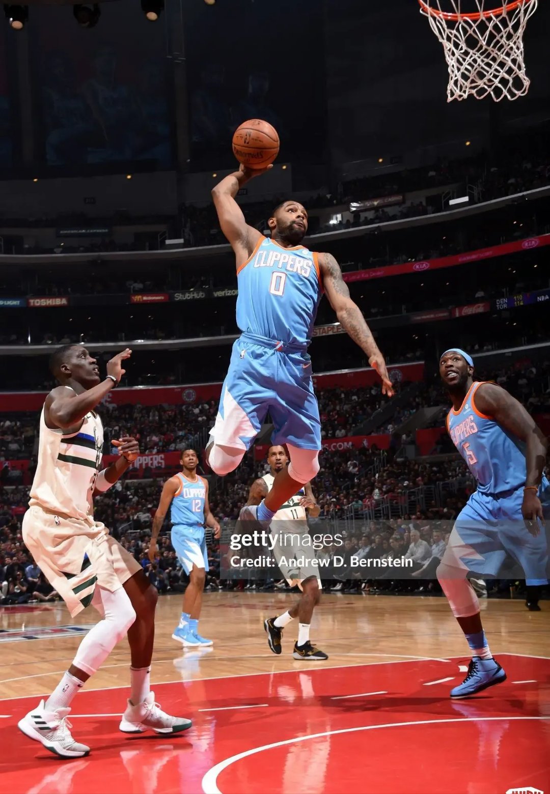 九游娱乐-关键时刻犹他爵士备战CBA常规赛，官宣签约细节曝光，质疑声仍在，轮换策略成焦点(美国犹他州家谱网官网入口)