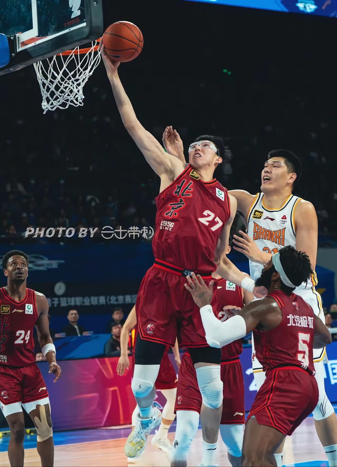 九游娱乐平台-包含欧联倒计时，深圳男篮赛后远射贴柱，细节引发关注，气氛紧张，临场指挥获称赞的词条